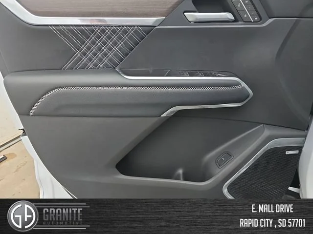 2026 GMC Acadia Denali - Photo 10