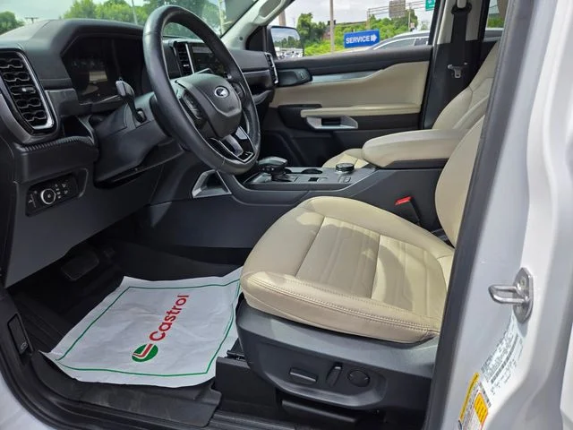 Used 2024 White Ford Lariat image 10