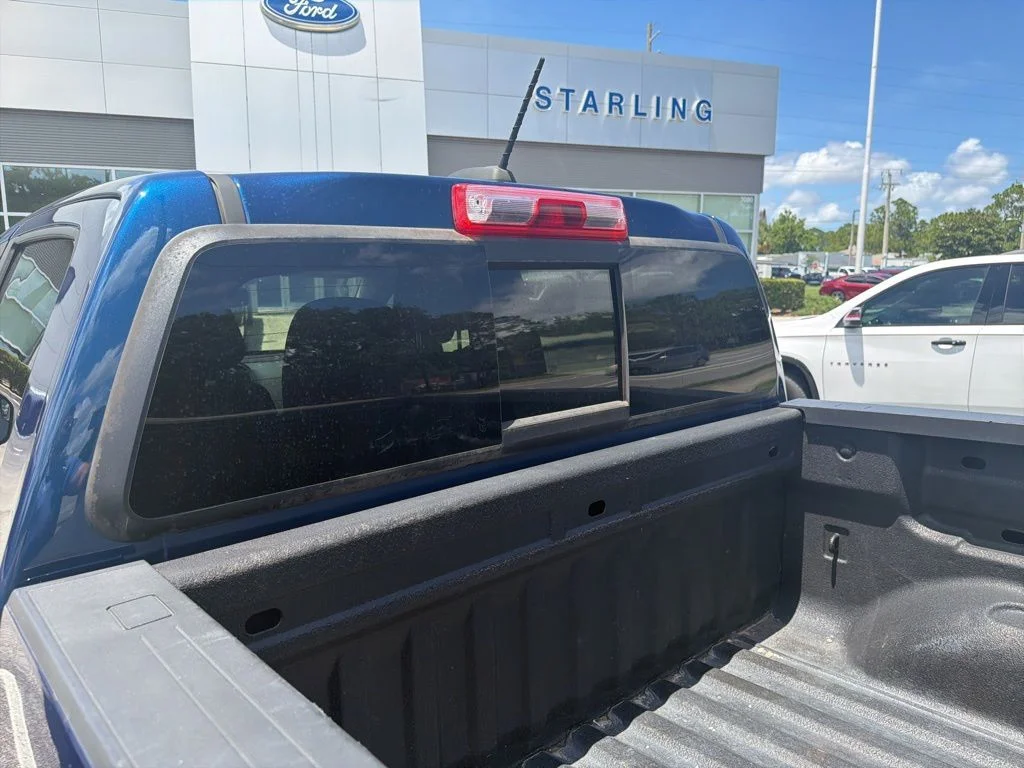 Used 2019 Blue Chevrolet Z71 image 6