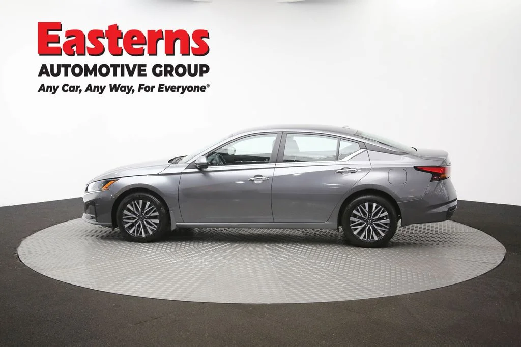 Used 2023 Gray Nissan 2.5 SV image 60