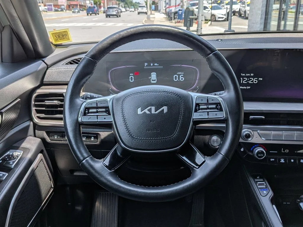 Used 2024 Green Kia EX X-Line image 16