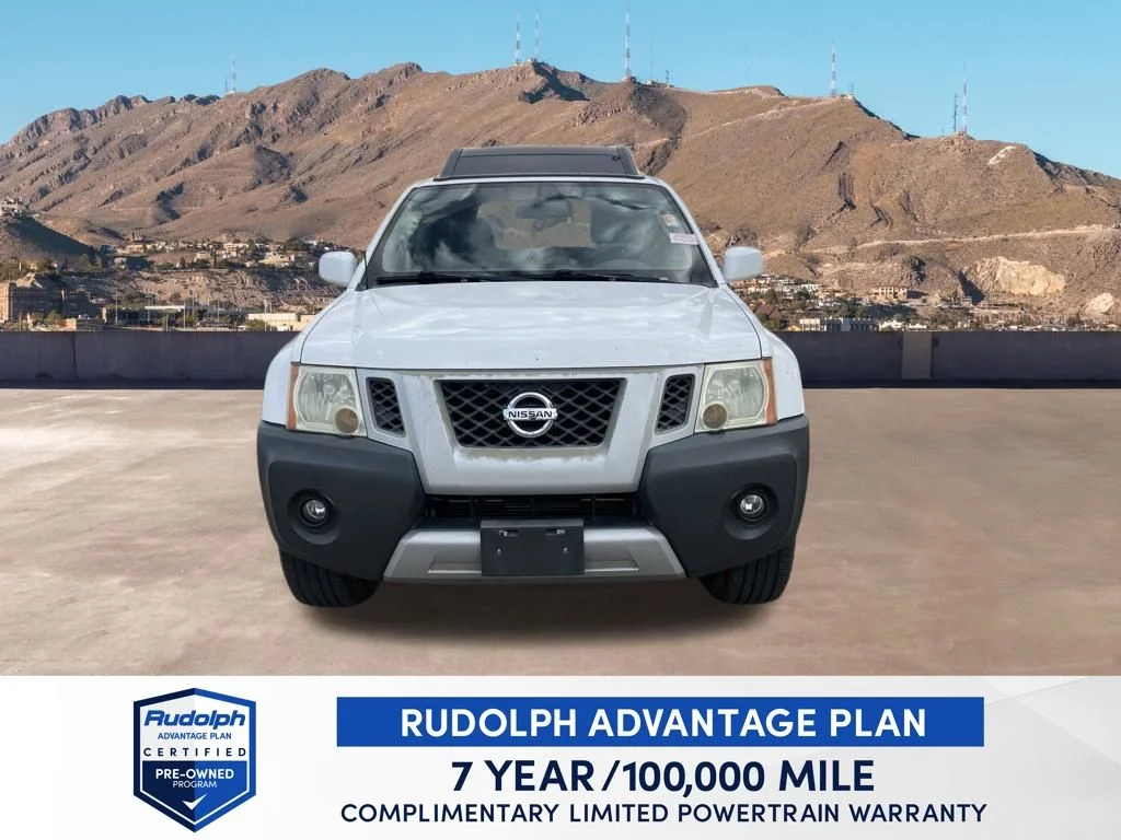 Used 2010 White Nissan SE image 9