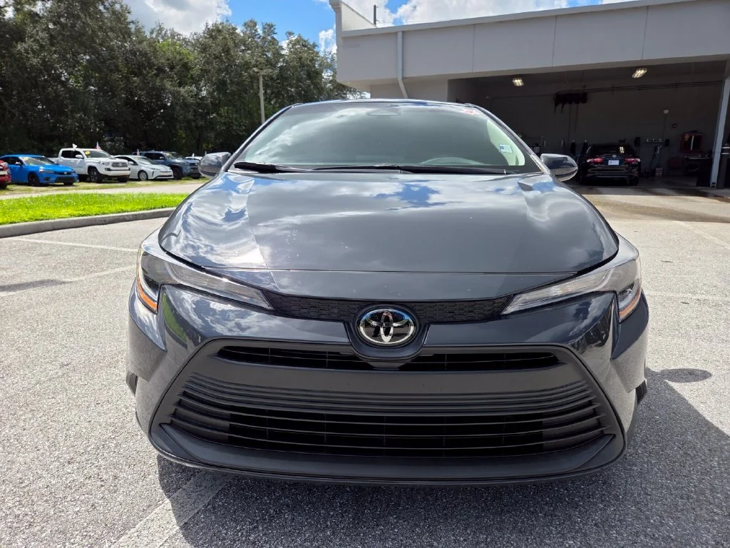 Used 2024  Toyota LE image 2