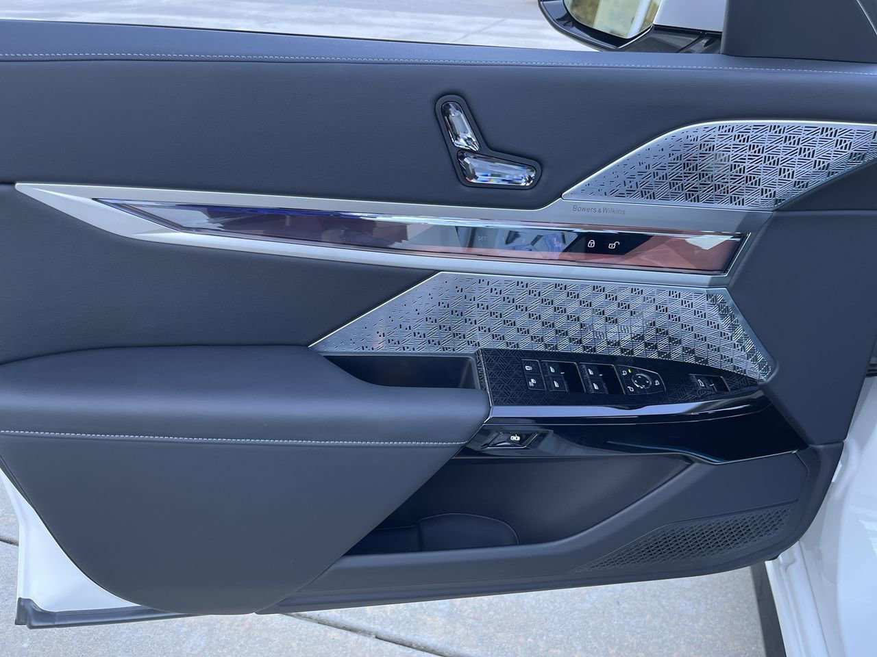 2025 BMW i7 50 - Photo 19