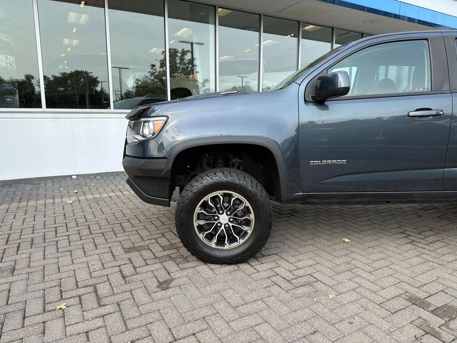 Used 2019 SHADOW GRAY METALLIC Chevrolet 4WD ZR2 image 9