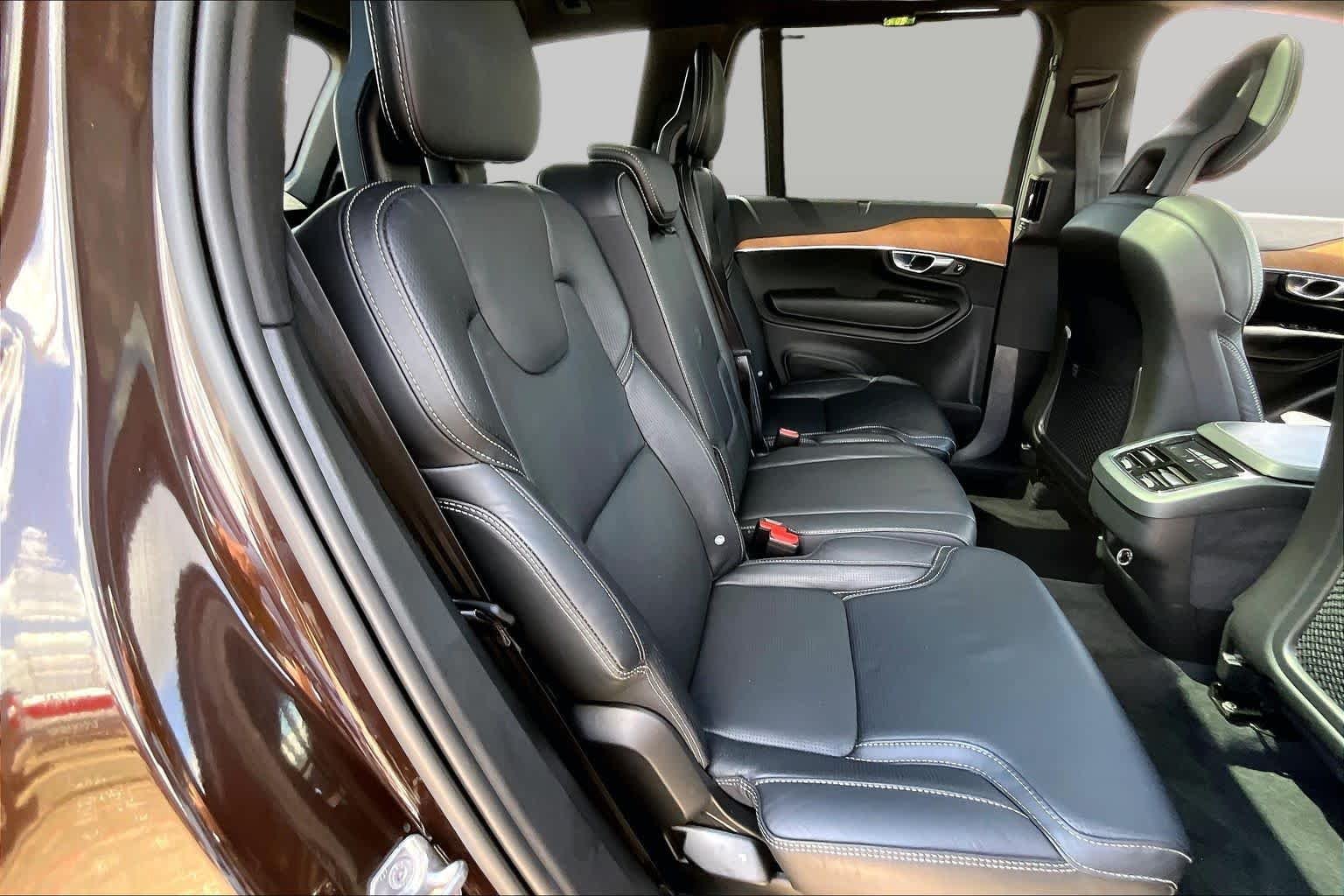 Used 2018 Maple Brown Metallic Volvo Inscription image 21
