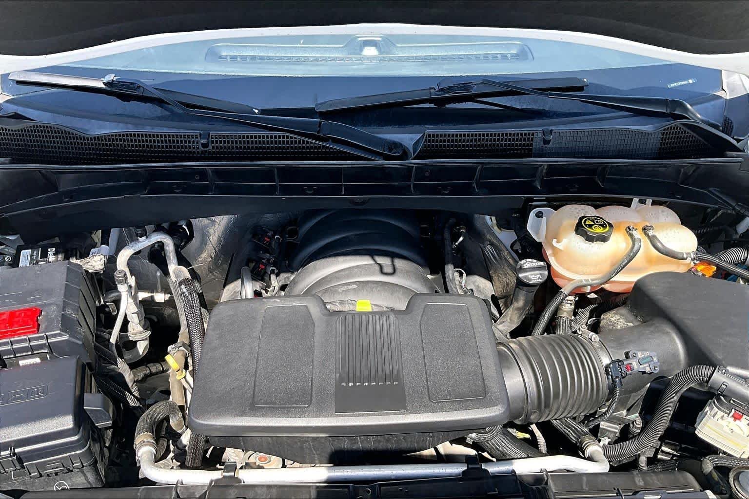 Used 2021 SUMMIT WHITE GMC AT4 image 32