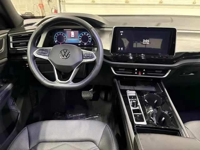 New 2026 Black Volkswagen 2.0T SE w/Technology image 13