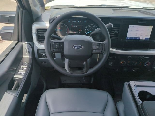 2025 Ford F-350 Super Duty Chassis Cab XL - Photo 15
