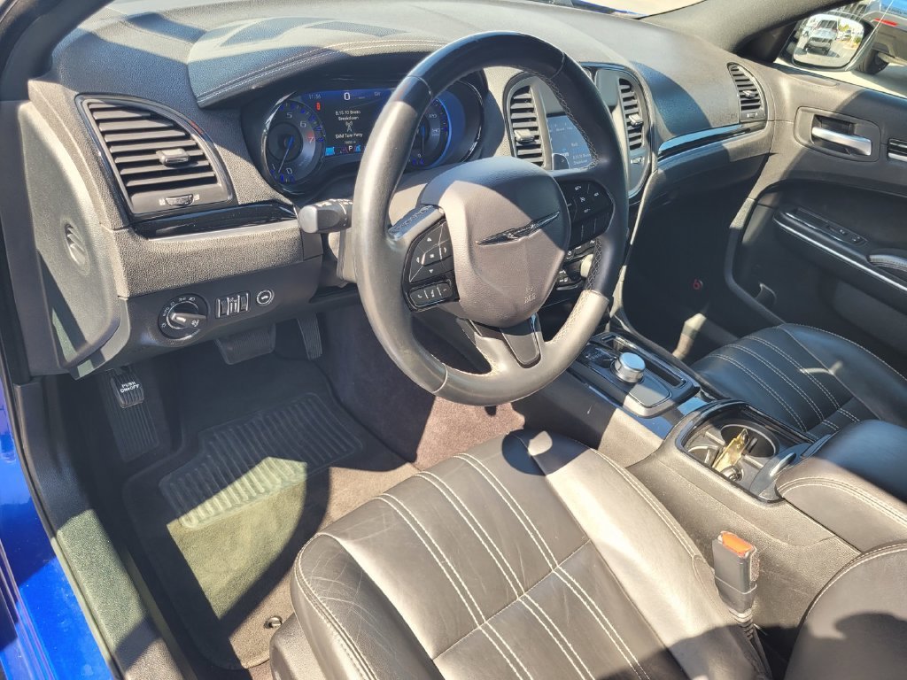 2018 Chrysler 300 S - Photo 14