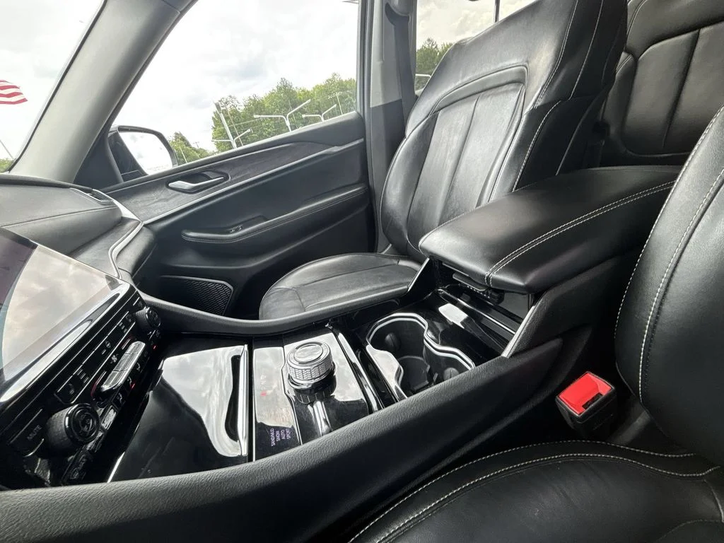 Used 2021 Gray Jeep Limited image 23