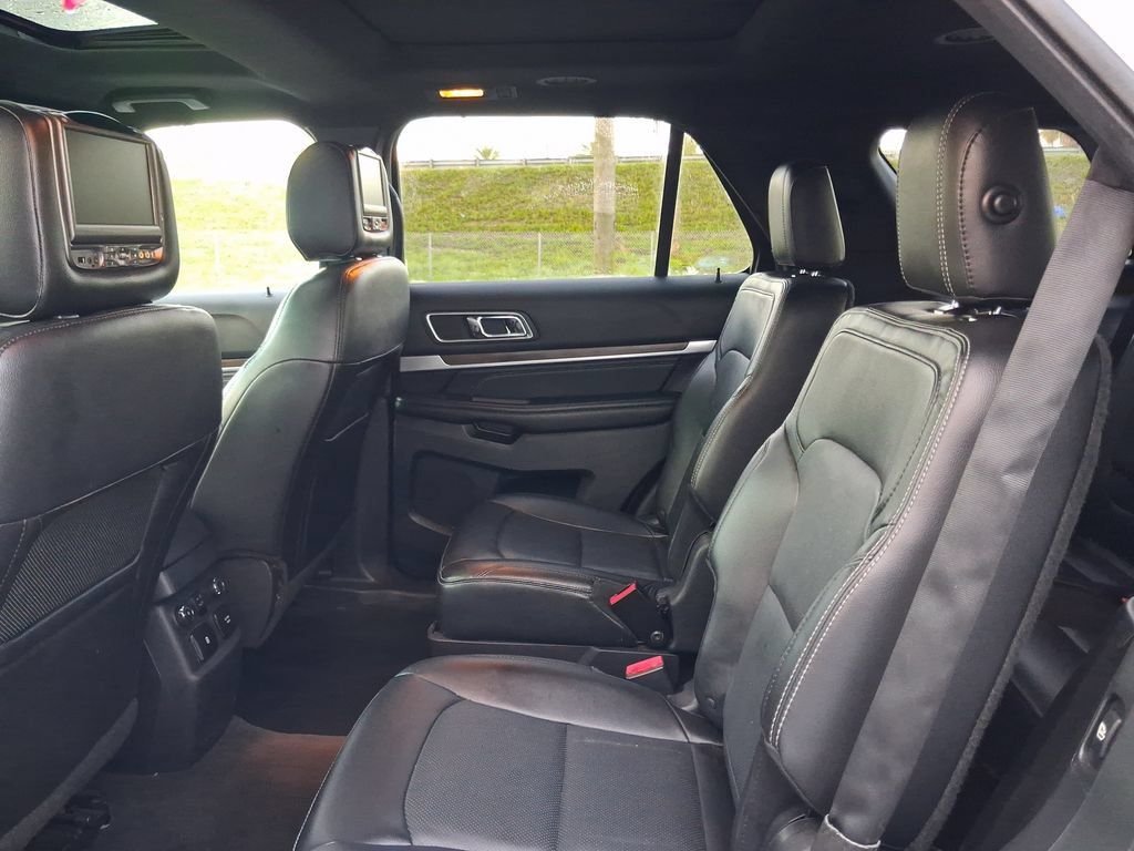 Used 2016 White Ford Limited image 8