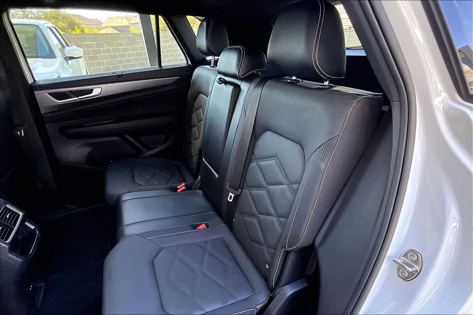 2024 Volkswagen Atlas Cross Sport SE w/Tech - Photo 20