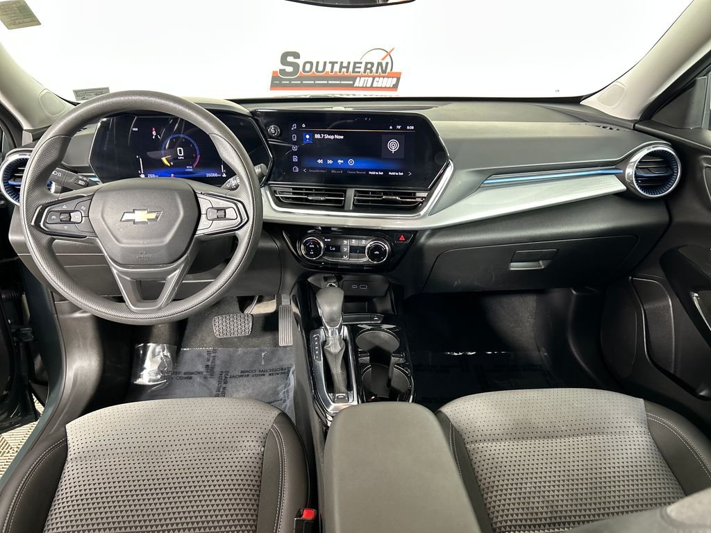 Used 2025 Gray Chevrolet LT image 17