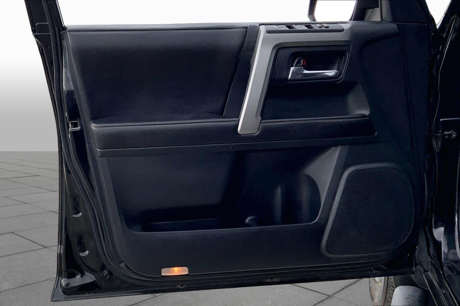 Used 2015 Attitude Black Metallic Toyota SR5 image 21
