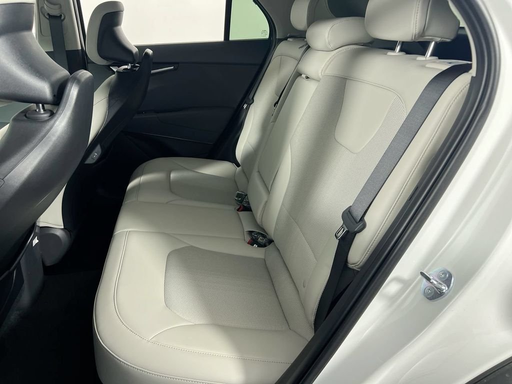 New 2026 Snow White Pearl Kia EX image 26