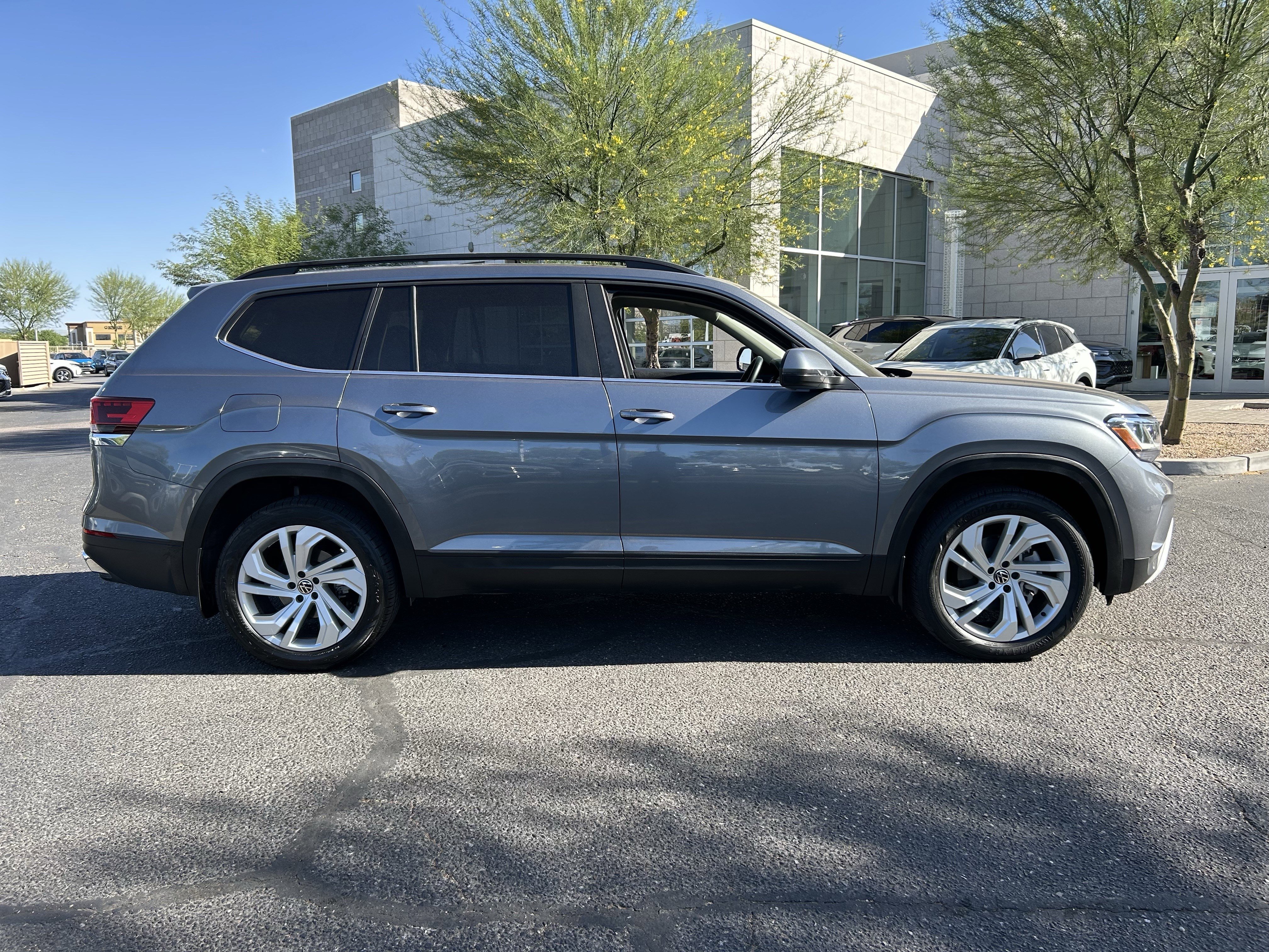Used 2023 Platinum Gray Metallic Volkswagen 2.0T SE w/Technology image 5