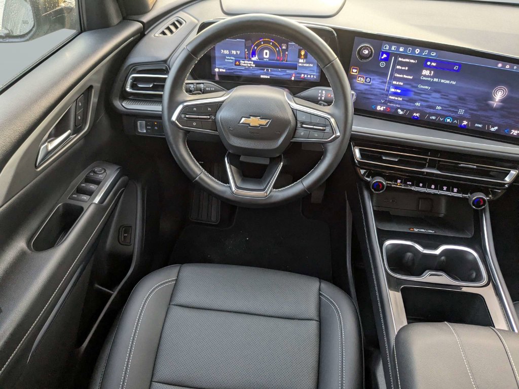Used 2025 Gray Chevrolet LT image 21