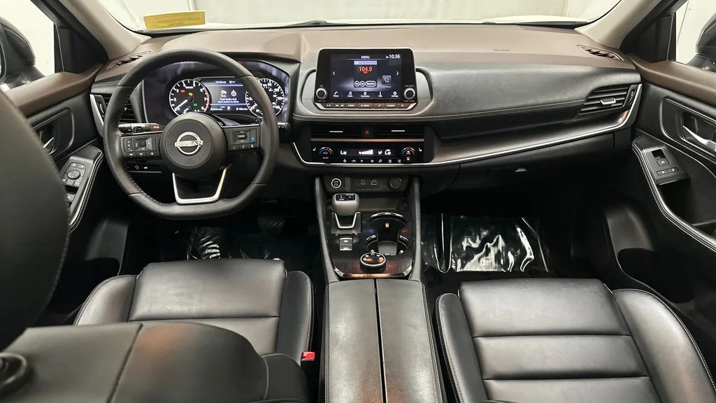 Used 2023 White Nissan SV image 27