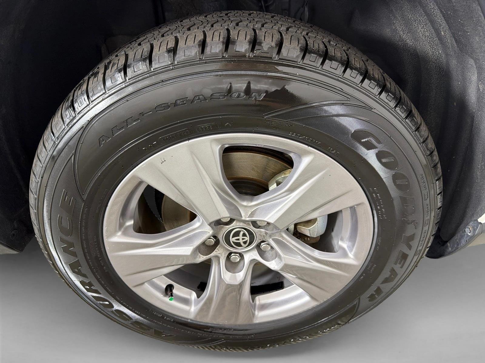 Used 2025 Ice Cap Toyota XLE image 12
