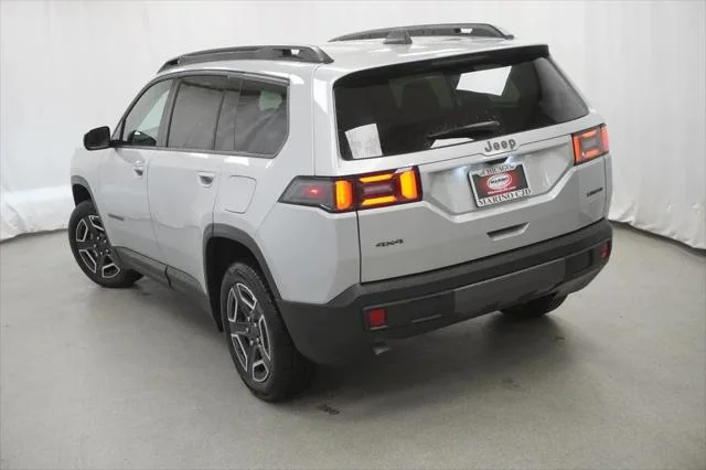 New 2026 Silver Zynith Clear-Coat Exterior Paint Jeep Limited image 11