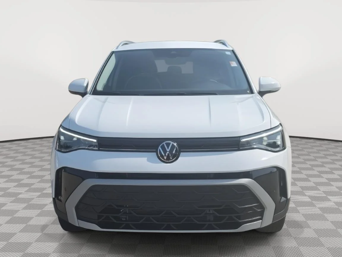 Certified Used 2025 WHITE Volkswagen SE image 2