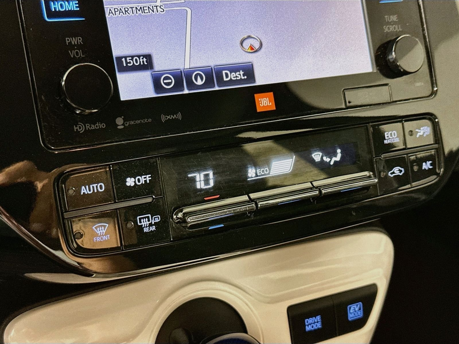 Used 2016 Blizzard Pearl Toyota Four Touring image 16