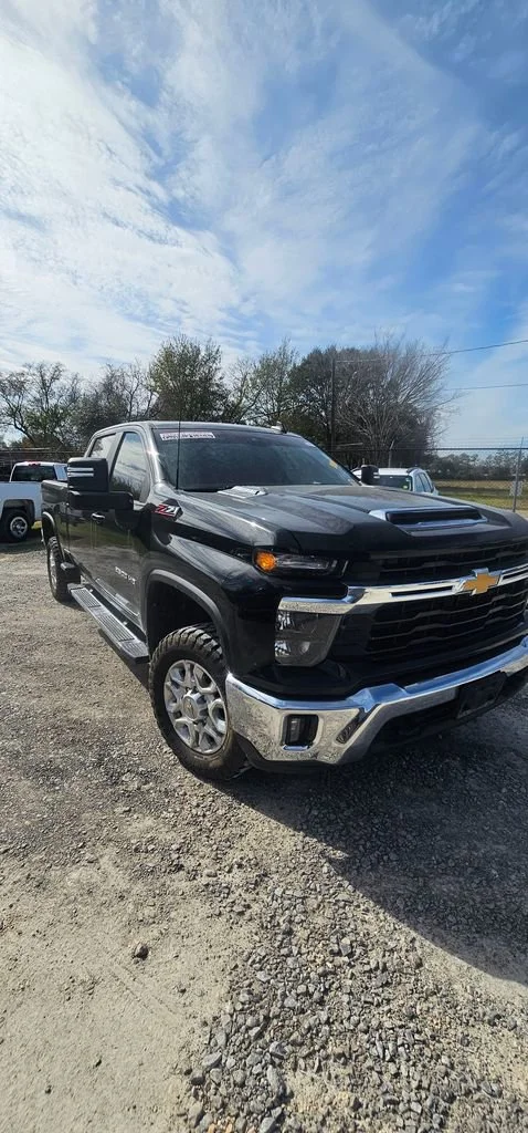2024 Chevrolet Silverado HD LT 4WD Crew Cab Standard Box's photo