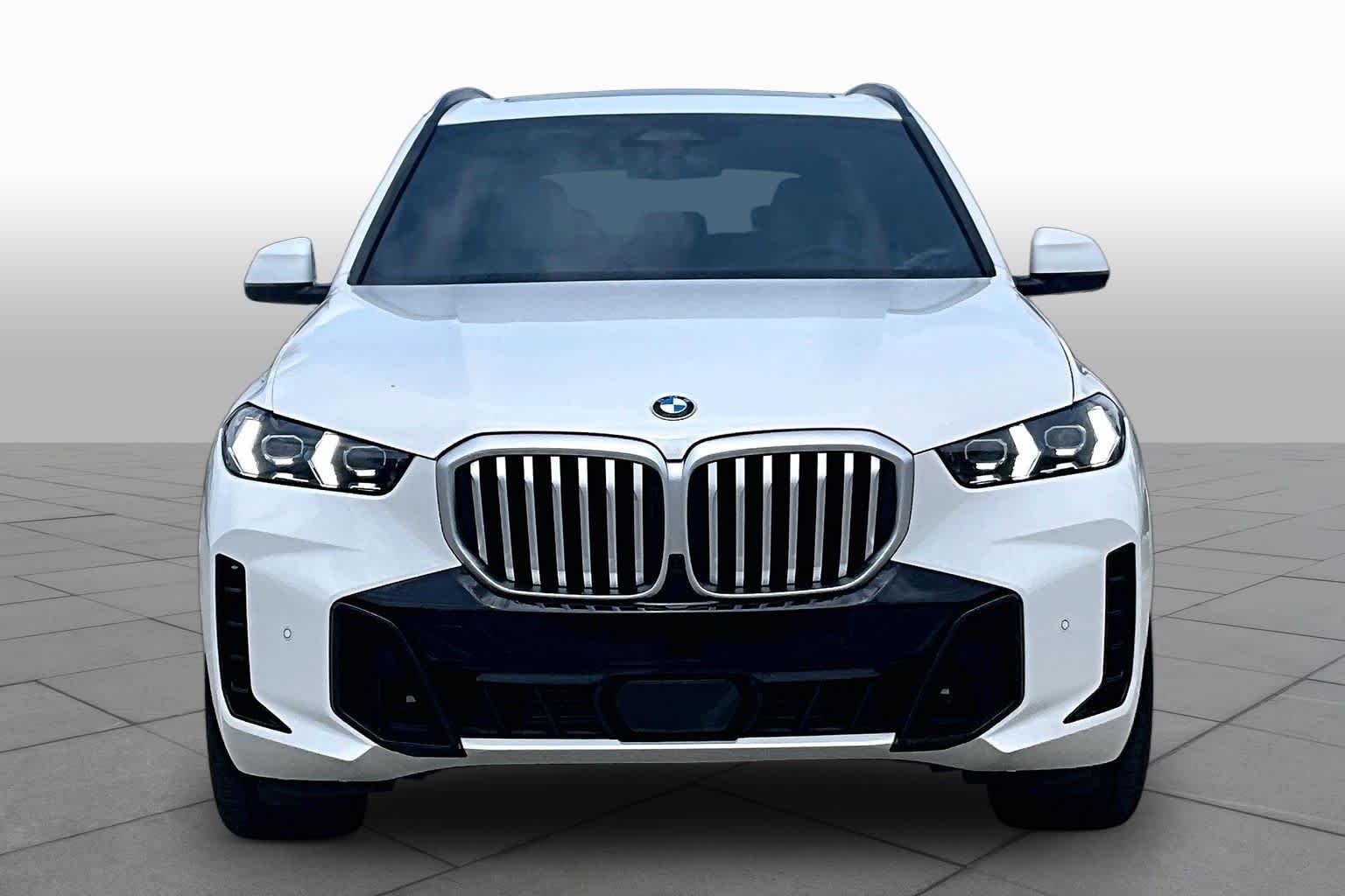 Used 2025 Alpine White BMW xDrive40i image 3
