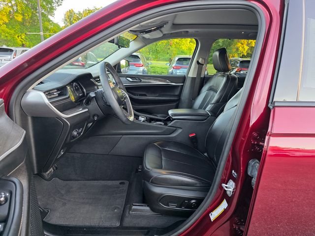 Used 2023 Red Jeep Limited image 17