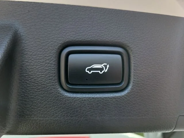 Used 2021 White Kia SX image 11