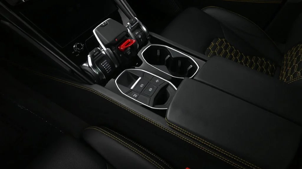 Used 2022  Lamborghini Base image 23