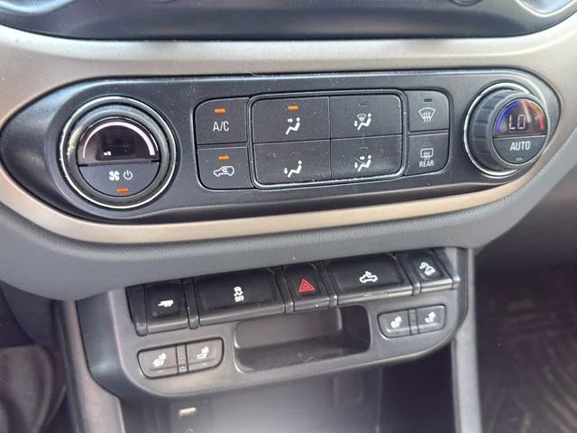 Used 2017 Red Chevrolet Z71 image 18