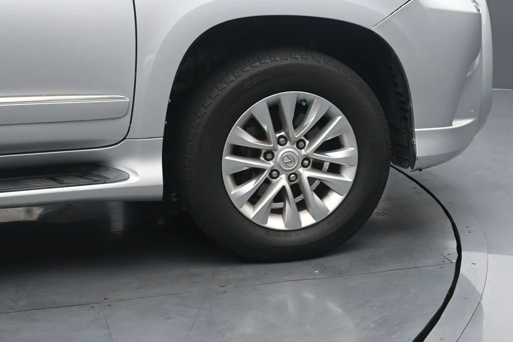 Used 2019 Silver Lexus 460 image 10