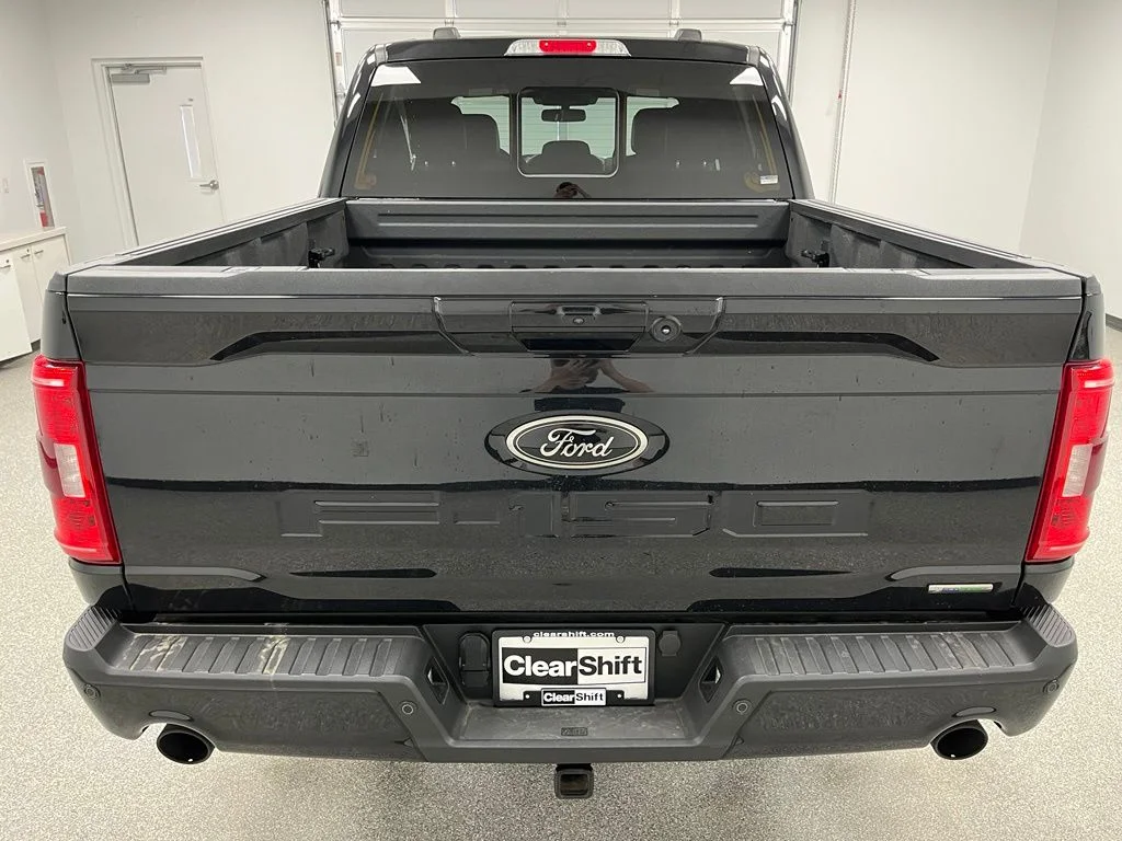 Used 2023 Black Ford XLT image 9