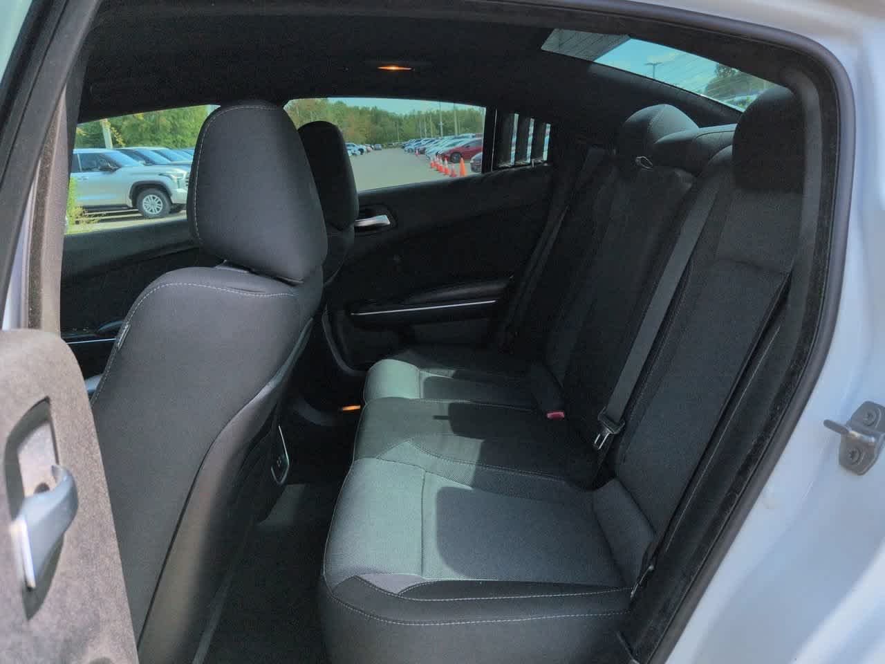 Used 2016 Bright White Clearcoat Dodge SXT image 13