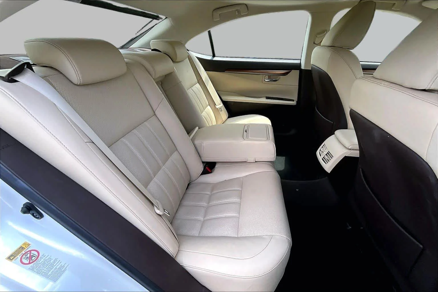 Used 2018 Eminent White Pearl Lexus  image 19