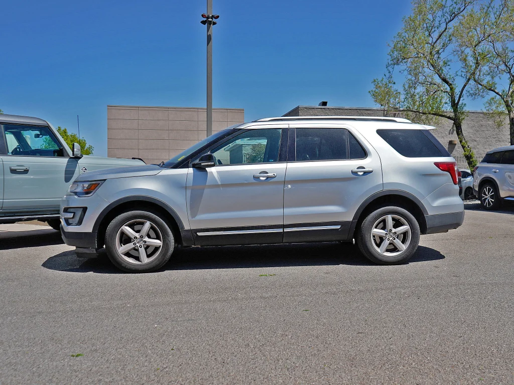 Used 2016 Ingot Silver Metallic Ford XLT image 5