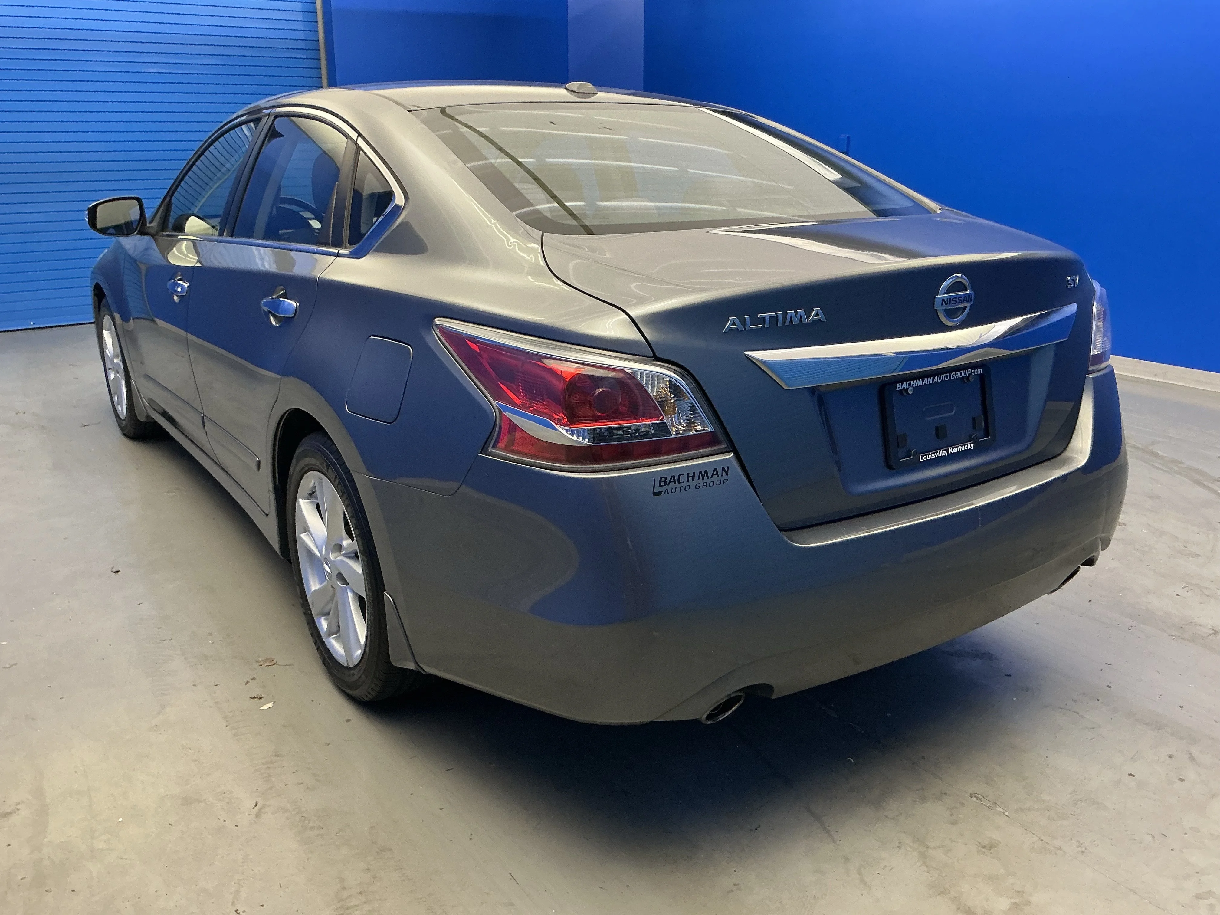 Used 2015 Gun Metallic Nissan 2.5 SV image 5