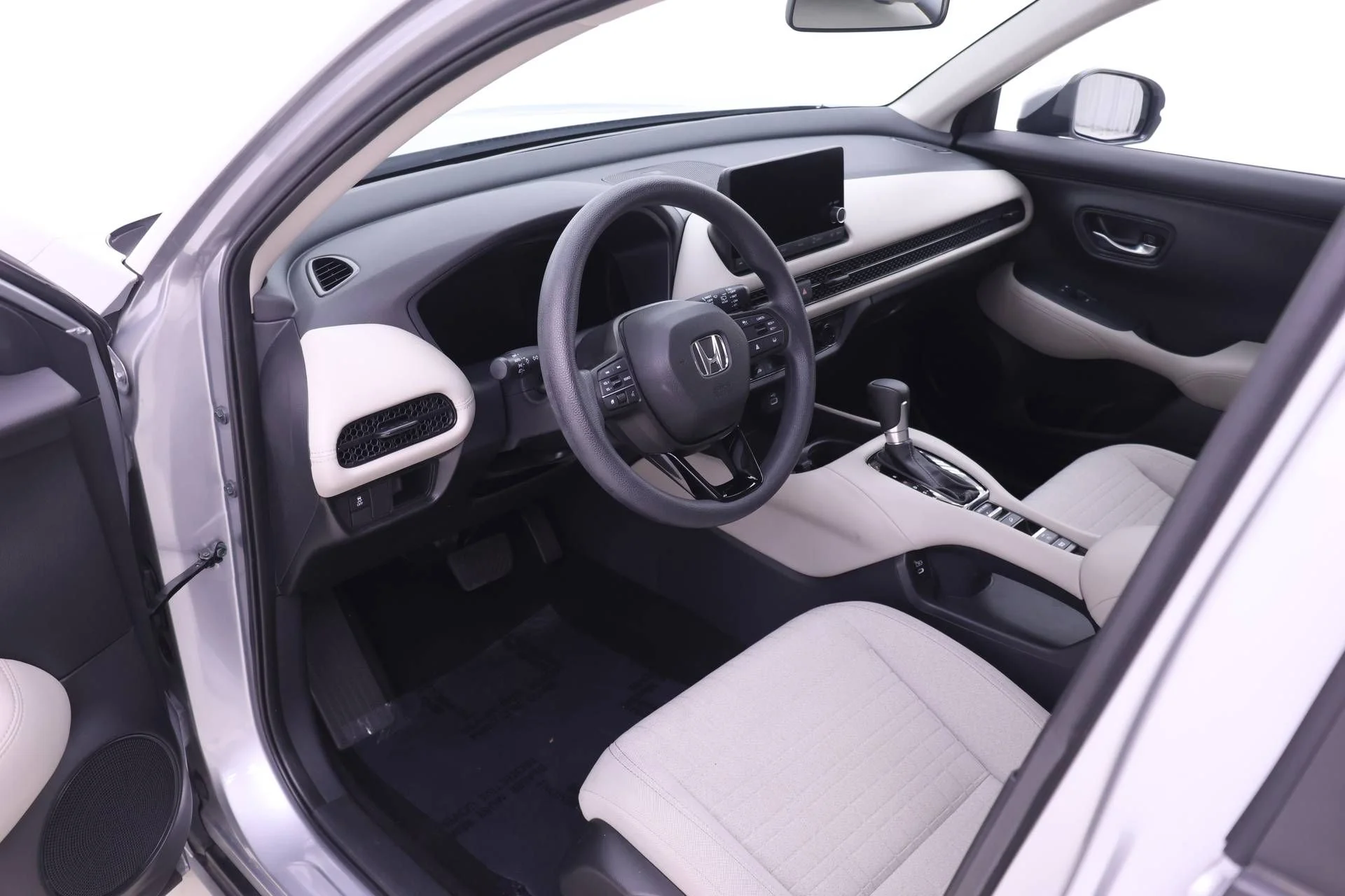 2025 Honda HR-V LX - Photo 3