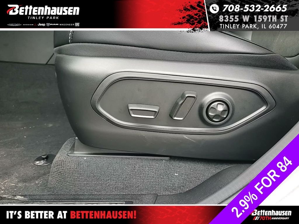 New 2026 Silver Zynith Exterior Paint Jeep Altitude image 14