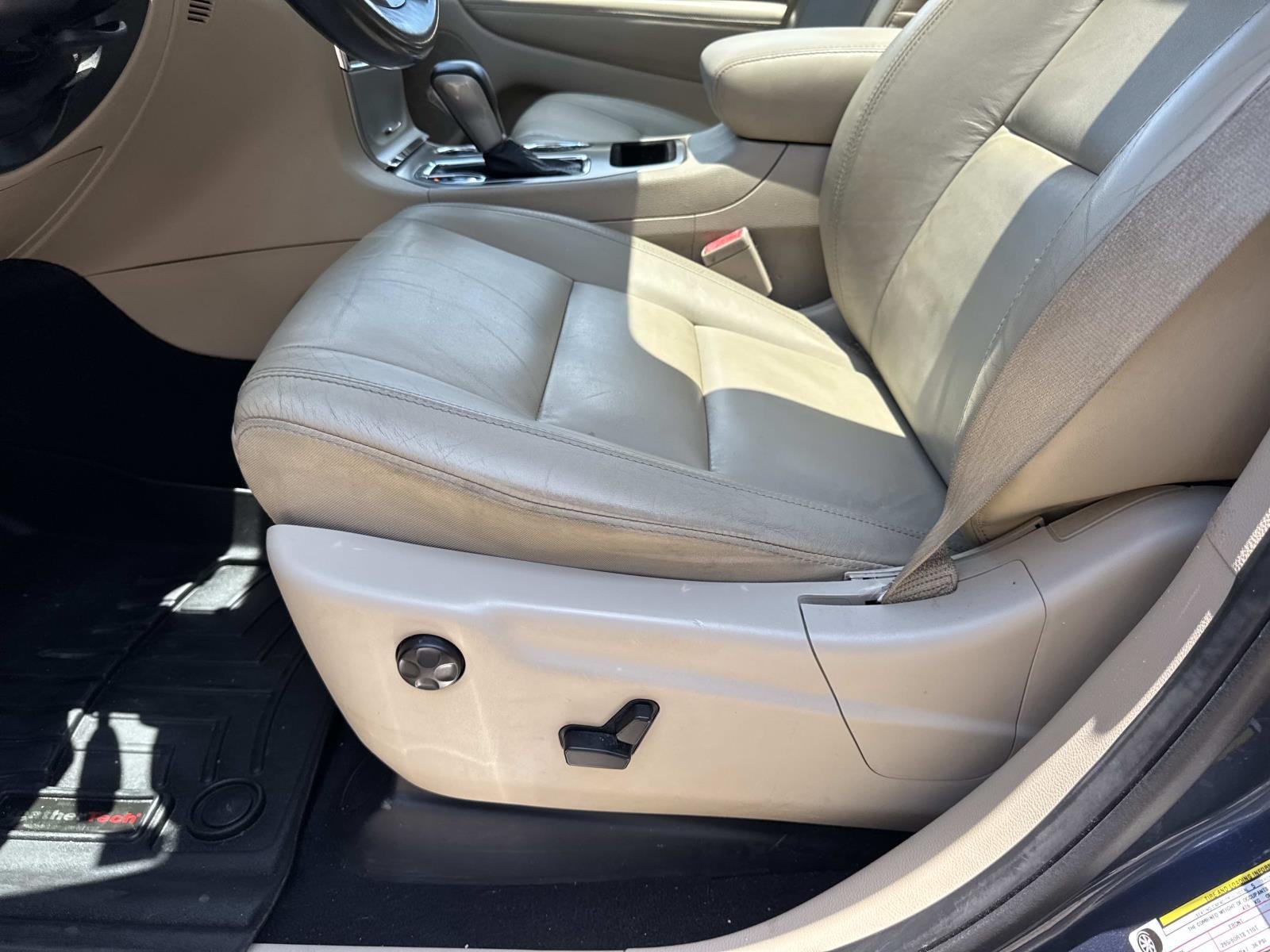 Used 2020 Blue Jeep Limited image 16