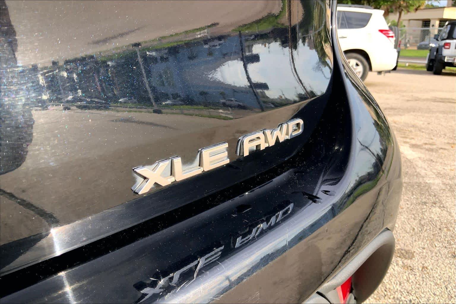 Used 2022 Midnight Black Metallic Toyota XLE image 8