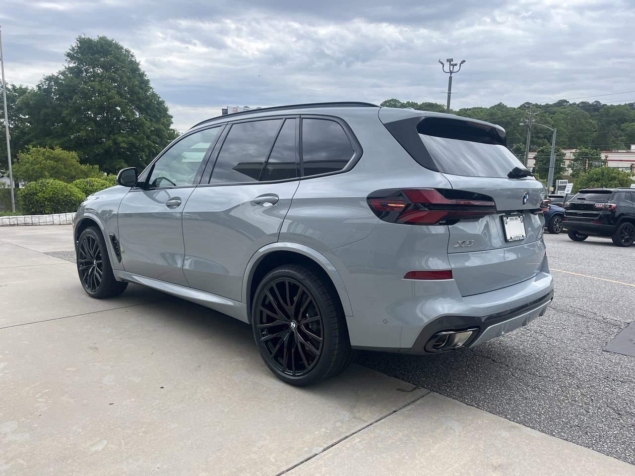 New 2026 Brooklyn Grey Metallic BMW sDrive40i image 6
