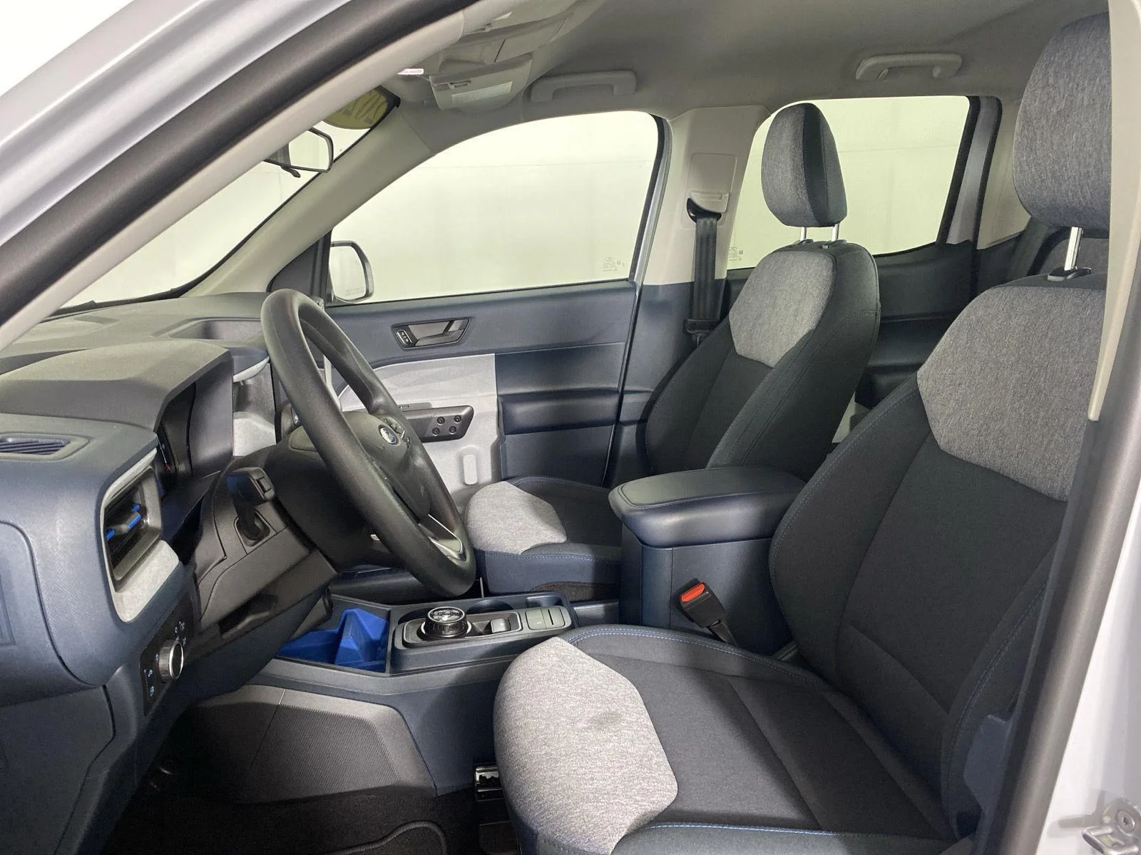 New 2025 White Metallic Ford XLT image 10