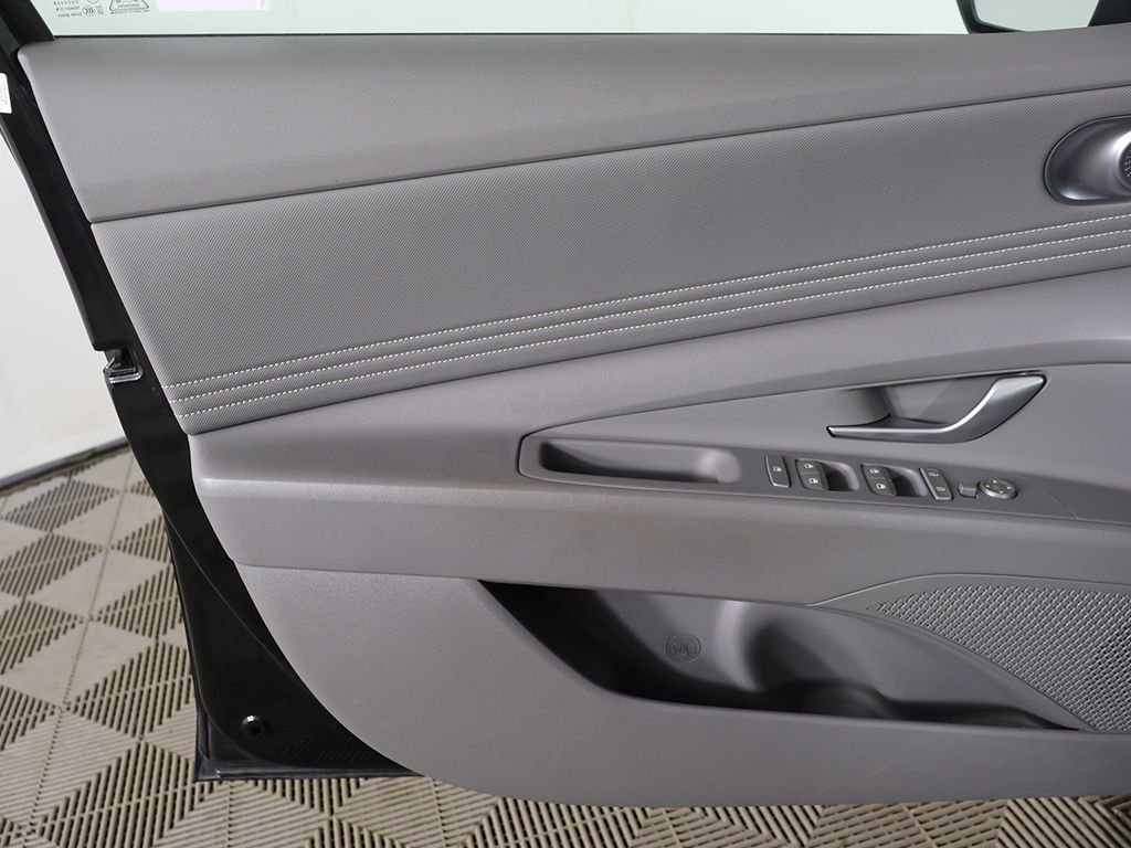 2024 Hyundai Elantra SEL - Photo 22