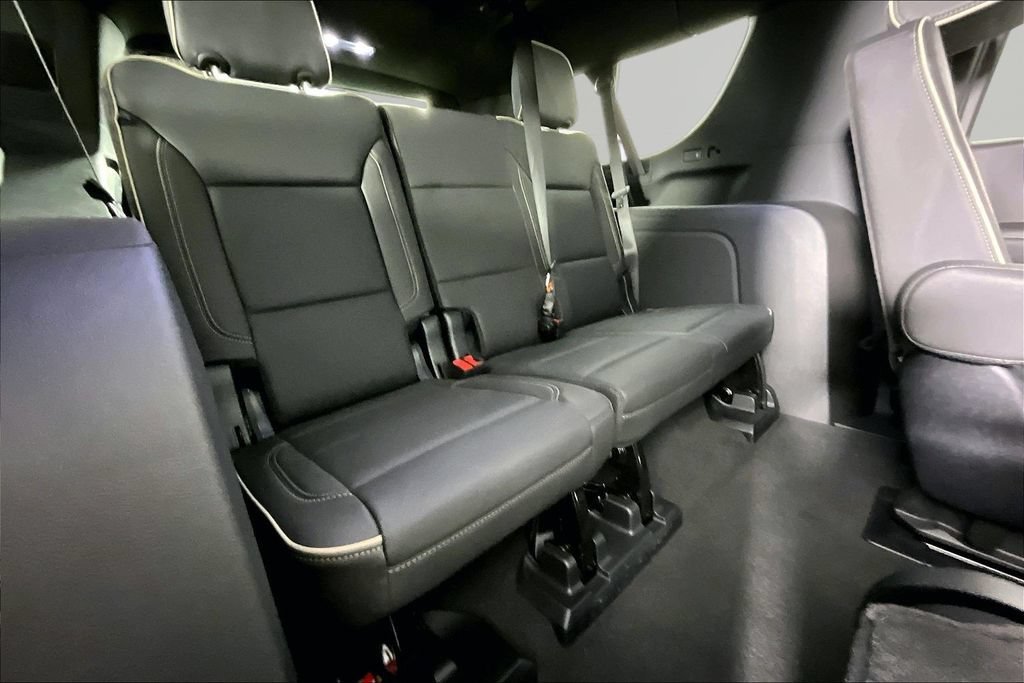 2025 Chevrolet Suburban Premier - Photo 21