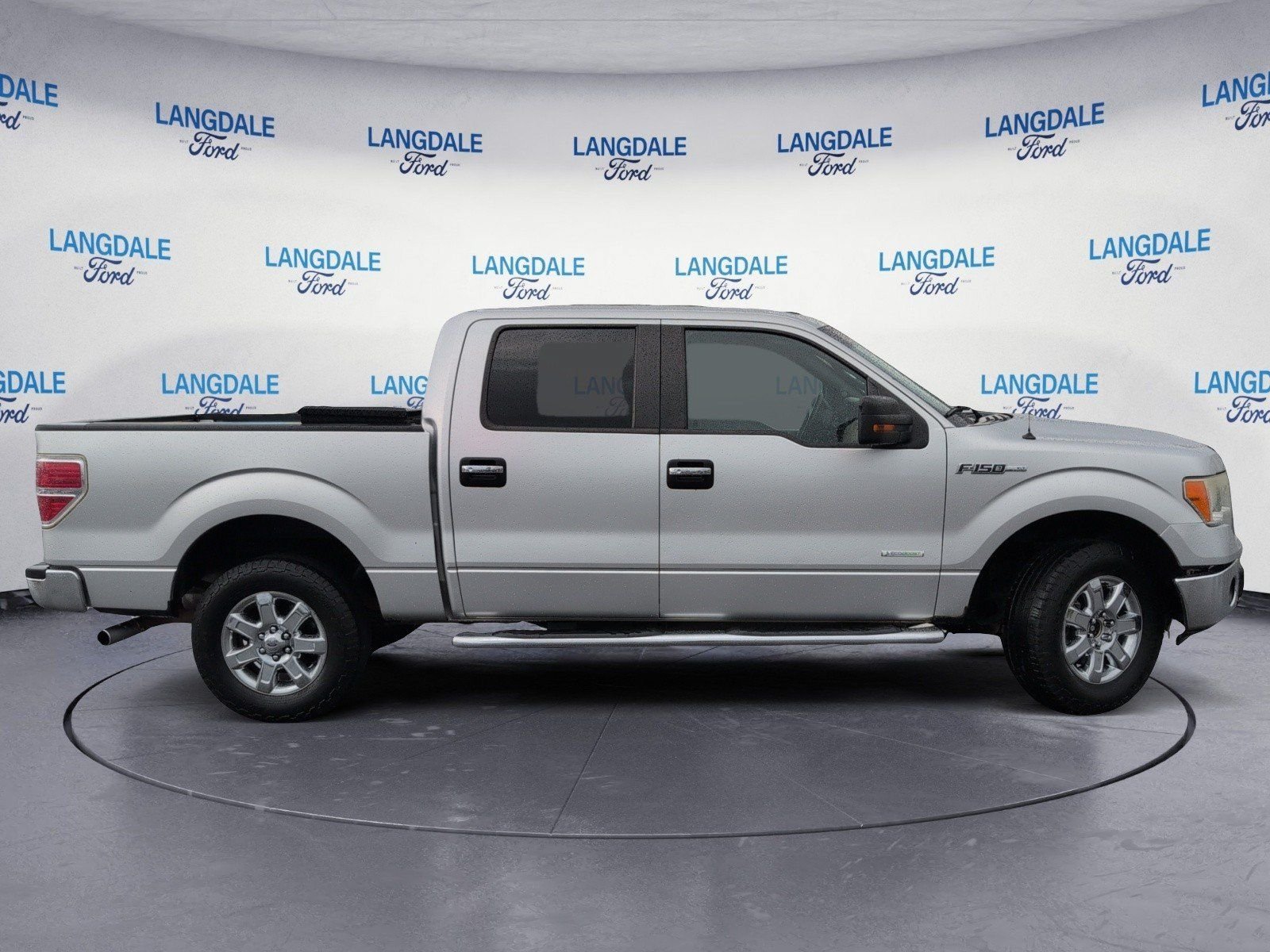 Used 2014 Ingot Silver Ford XLT image 3