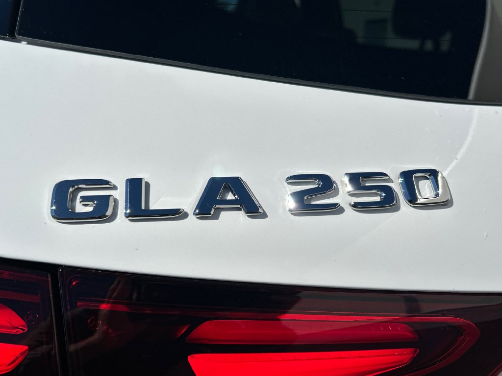 New 2026 Polar White Mercedes-Benz GLA 250 image 65