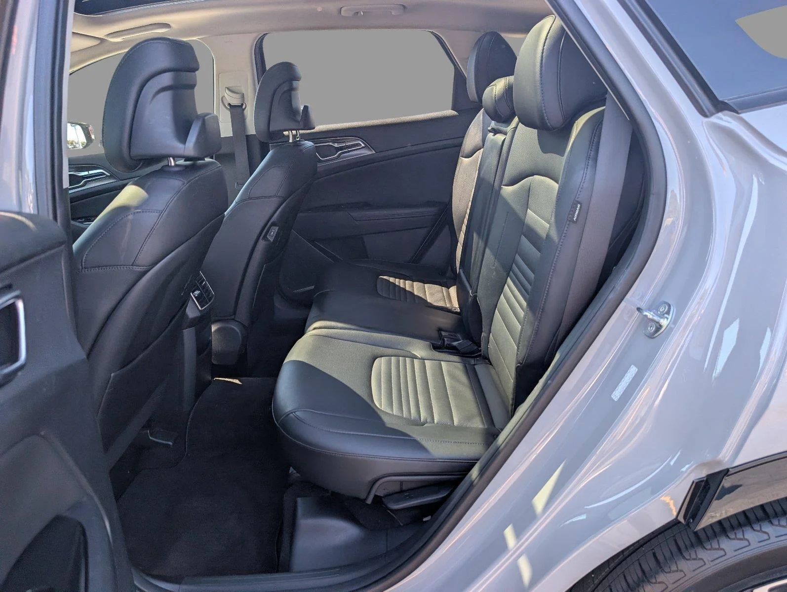 Used 2025 Wolf Gray Kia SX-Prestige image 35